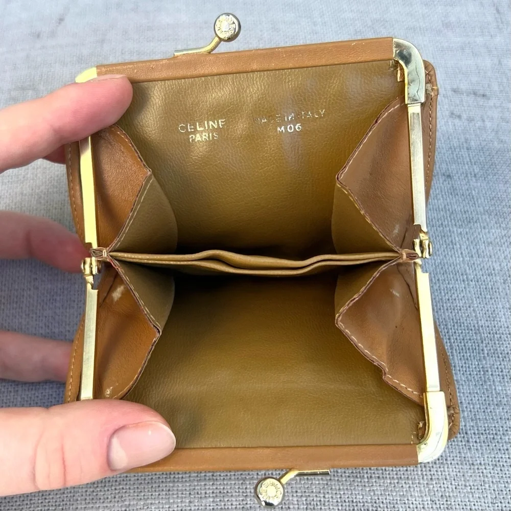 Celine kiss lock